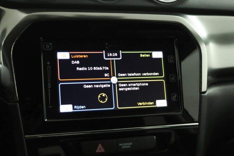 Suzuki Vitara - 1.4 Boosterjet Style Smart Hybrid 57