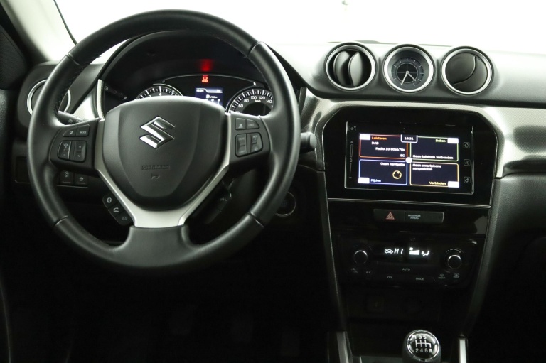 Suzuki Vitara - 1.4 Boosterjet Style Smart Hybrid 64