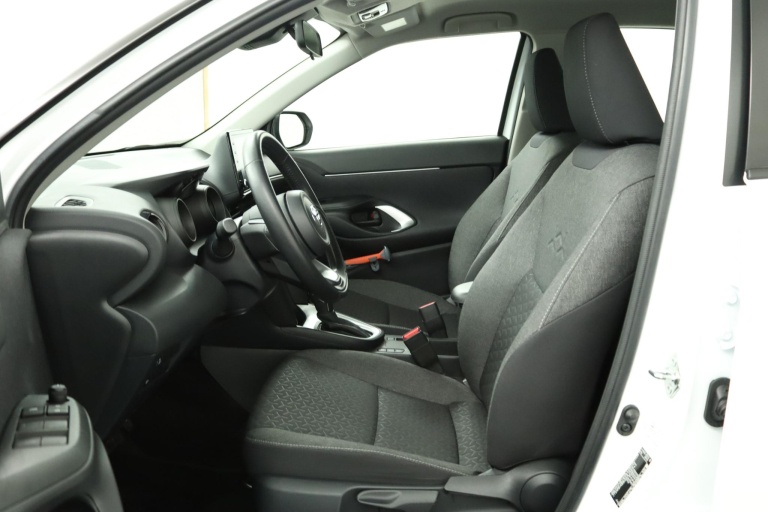 Toyota Yaris Cross - 1.5 Hybrid Active 17