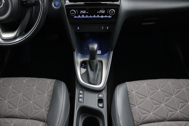 Toyota Yaris Cross - 1.5 Hybrid Adventure 26