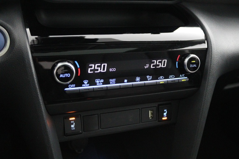 Toyota Yaris Cross - 1.5 Hybrid Adventure 7