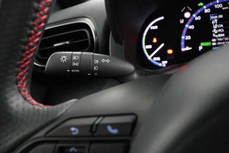 Toyota Yaris Cross - 1.5 Hybrid GR Sport 29