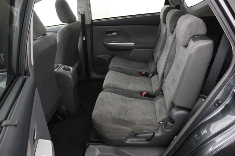 Toyota Prius Wagon - 1.8 Aspiration Limited 18