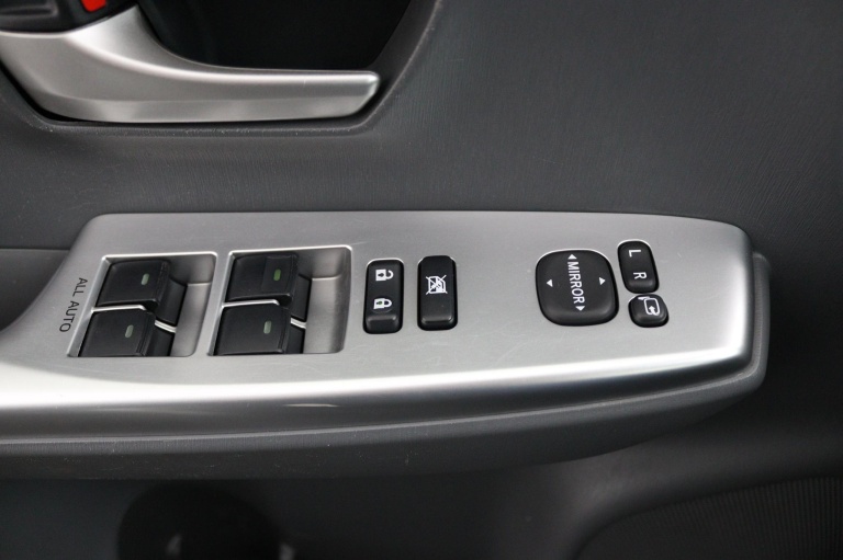 Toyota Prius Wagon - 1.8 Aspiration Limited 30