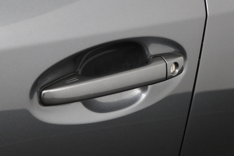 Toyota Prius Wagon - 1.8 Aspiration Limited 39