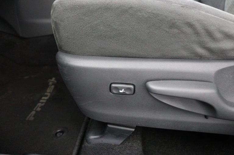 Toyota Prius Wagon - 1.8 Aspiration Limited 41