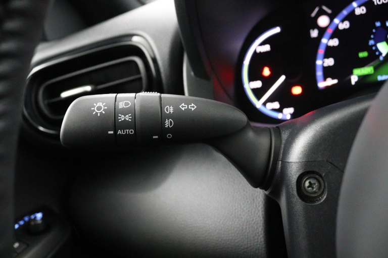 Toyota Yaris Cross - 1.5 Hybrid Dynamic Plus 21