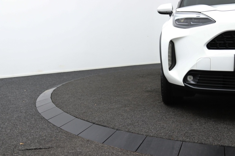 Toyota Yaris Cross - 1.5 Hybrid Dynamic Plus 36
