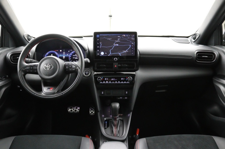 Toyota Yaris Cross - 1.5 Hybrid 130 GR SPORT 11