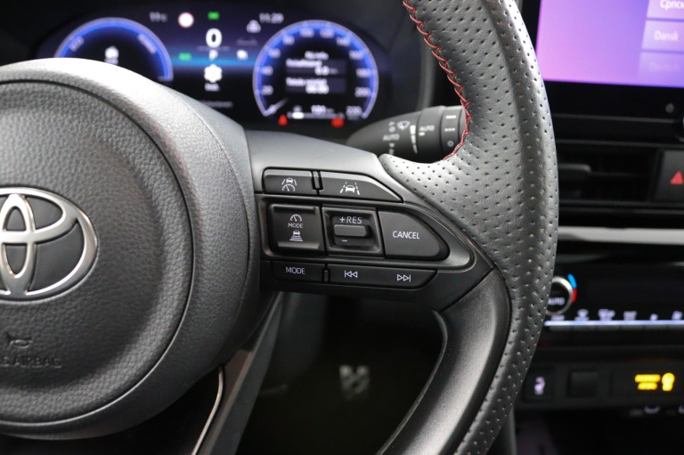 Toyota Yaris Cross - 1.5 Hybrid 130 GR SPORT 18