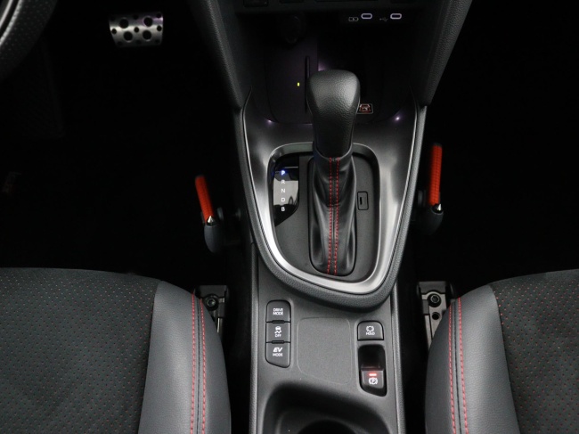 Toyota Yaris Cross - 1.5 Hybrid 130 GR SPORT