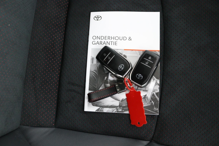 Toyota Yaris Cross - 1.5 Hybrid 130 GR SPORT 26