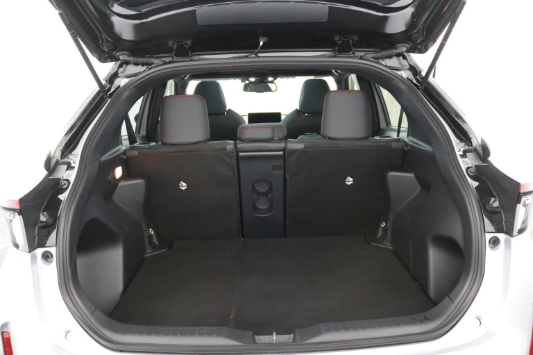 Toyota Yaris Cross - 1.5 Hybrid 130 GR SPORT 29