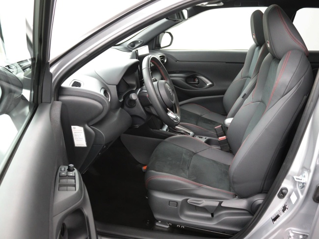 Toyota Yaris Cross - 1.5 Hybrid 130 GR SPORT