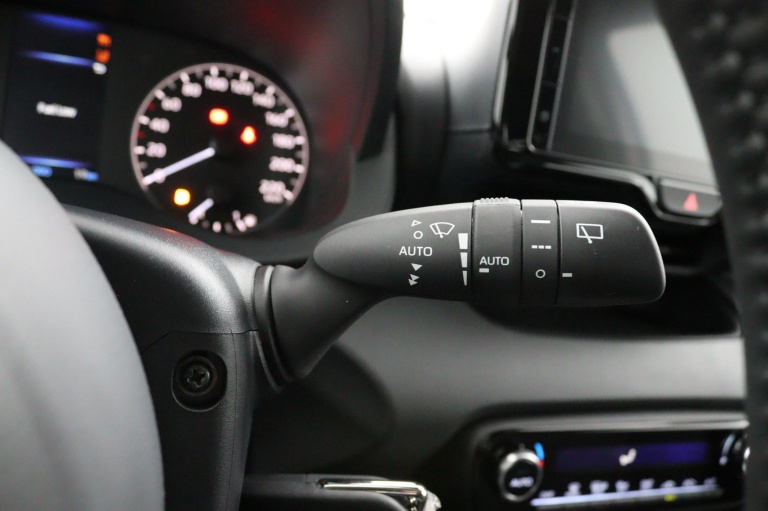 Toyota Yaris - 1.5 Hybrid 115 Comfort 19