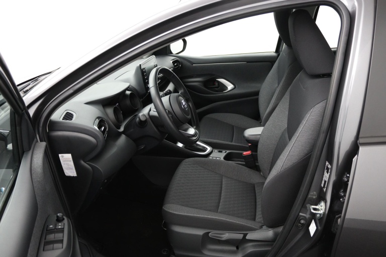 Toyota Yaris - 1.5 Hybrid Dynamic 17