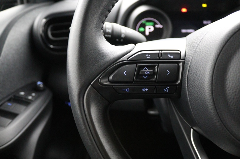 Toyota Yaris - 1.5 Hybrid Dynamic 19