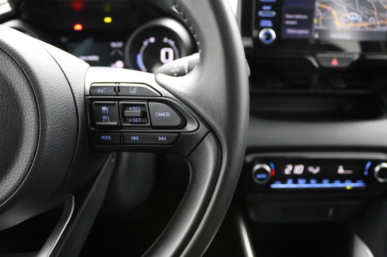 Toyota Yaris - 1.5 Hybrid Dynamic 21