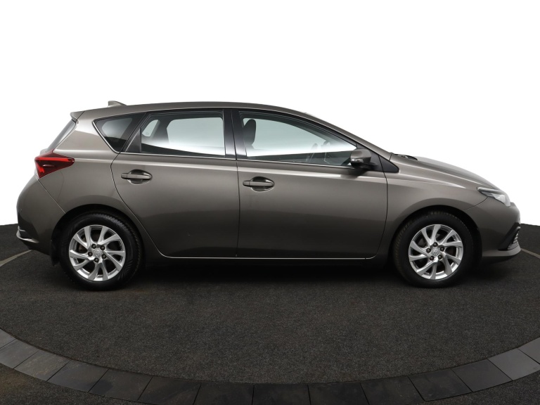 Toyota Auris - 1.2T Aspiration 13