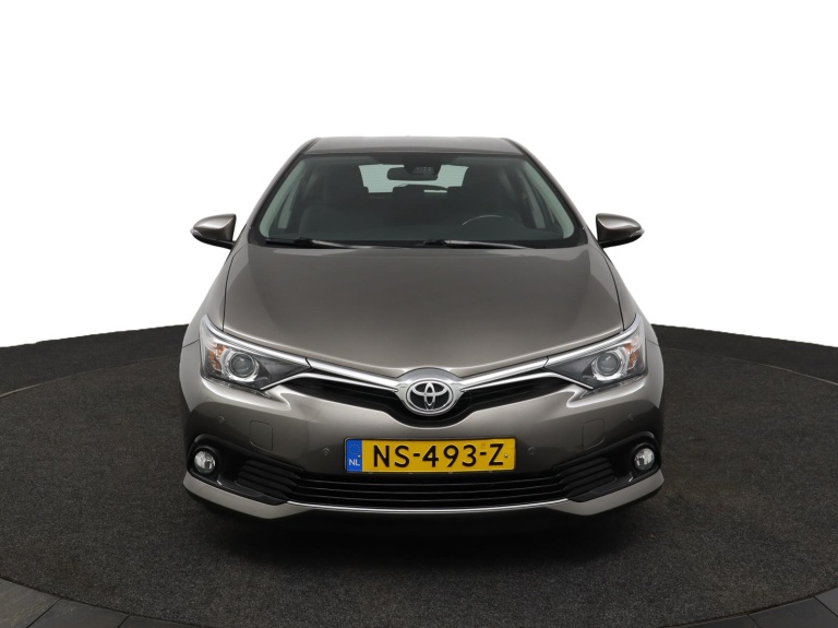 Toyota Auris - 1.2T Aspiration 16
