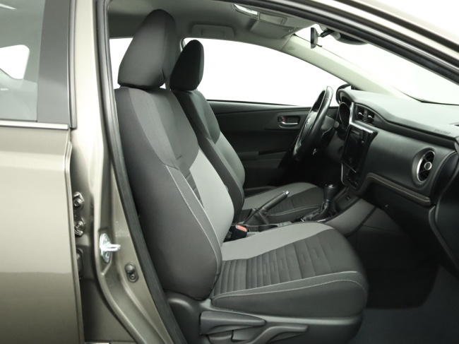 Toyota Auris - 1.2T Aspiration