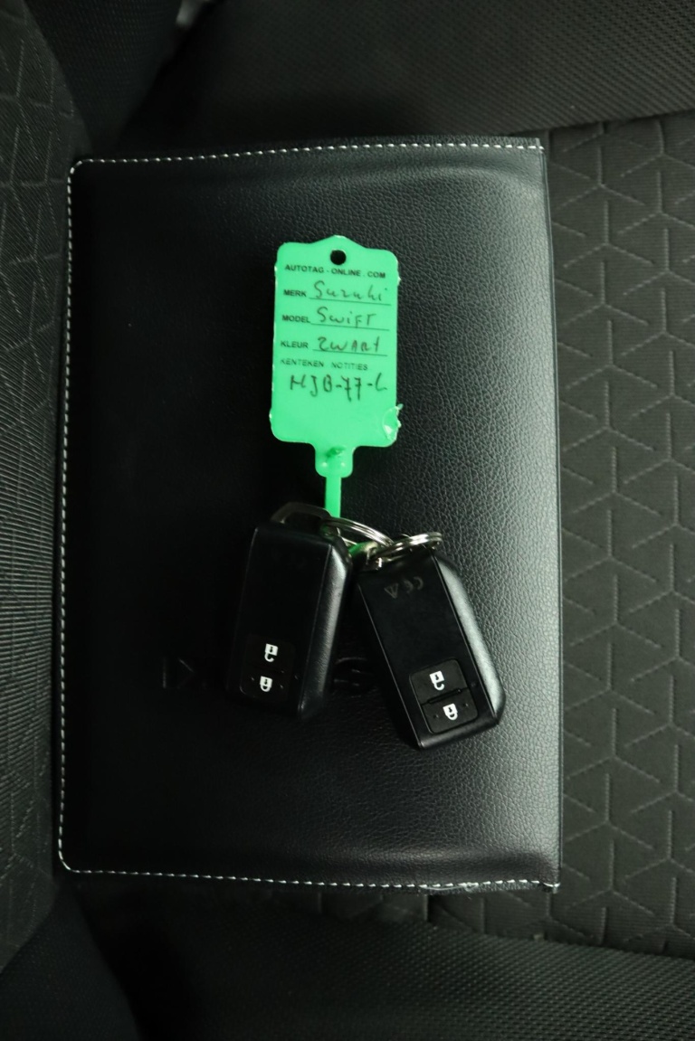 Suzuki Swift - 1.2 Select Smart Hybrid 11