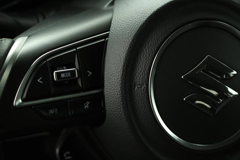 Suzuki Swift - 1.2 Select Smart Hybrid 19