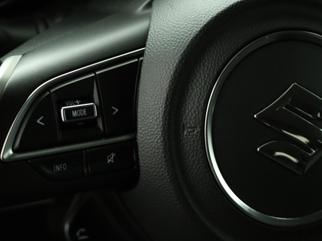 Suzuki Swift - 1.2 Select Smart Hybrid