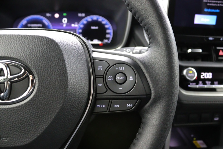 Toyota Corolla Cross - Hybrid 140 Style 17