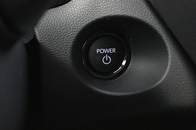 Toyota Corolla Cross - Hybrid 140 Style 18