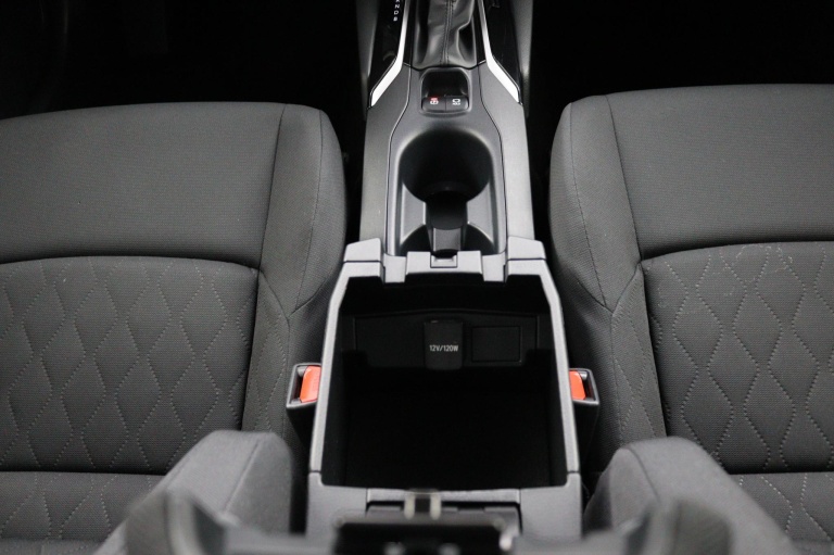 Toyota Corolla Cross - Hybrid 140 Style 23