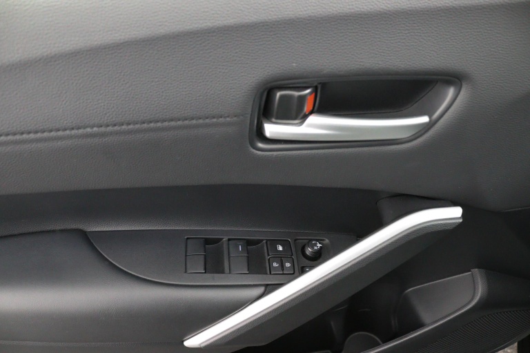 Toyota Corolla Cross - Hybrid 140 Style 29