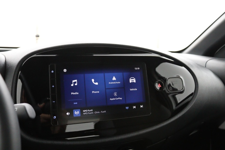 Toyota Aygo X - 1.0 VVT-i MT Play 13