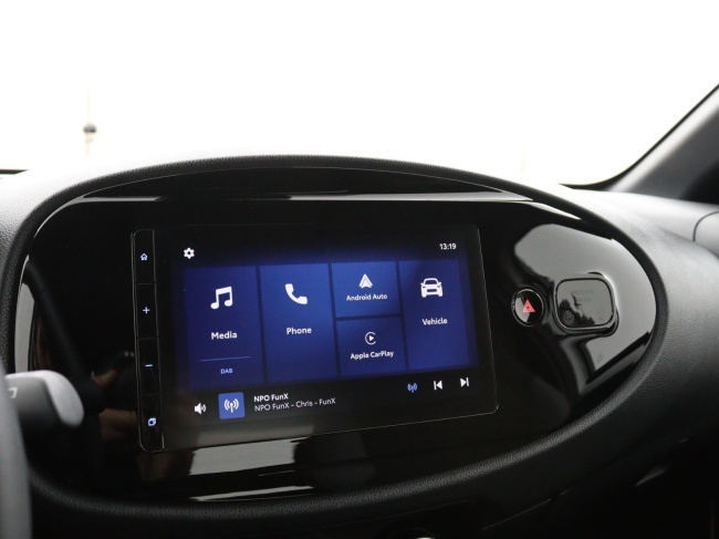 Toyota Aygo X - 1.0 VVT-i MT Play