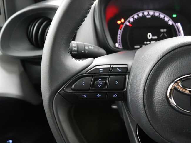 Toyota Aygo X - 1.0 VVT-i MT Play