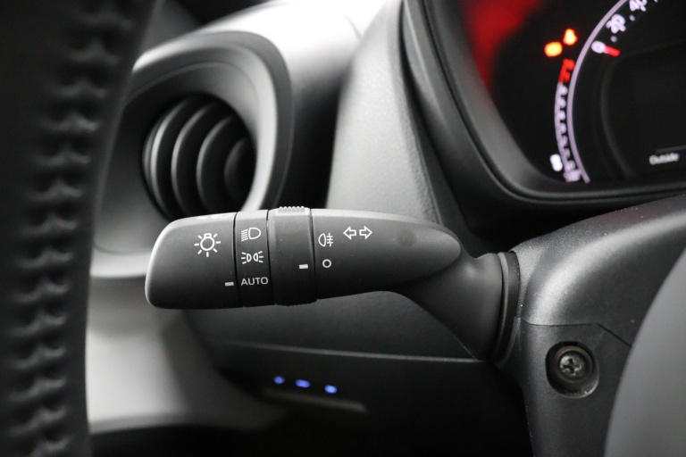 Toyota Aygo X - 1.0 VVT-i MT Play 19