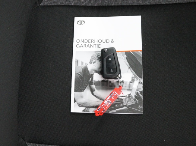 Toyota Aygo X - 1.0 VVT-i MT Play