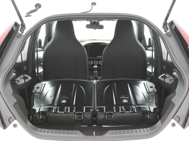 Toyota Aygo X - 1.0 VVT-i MT Play