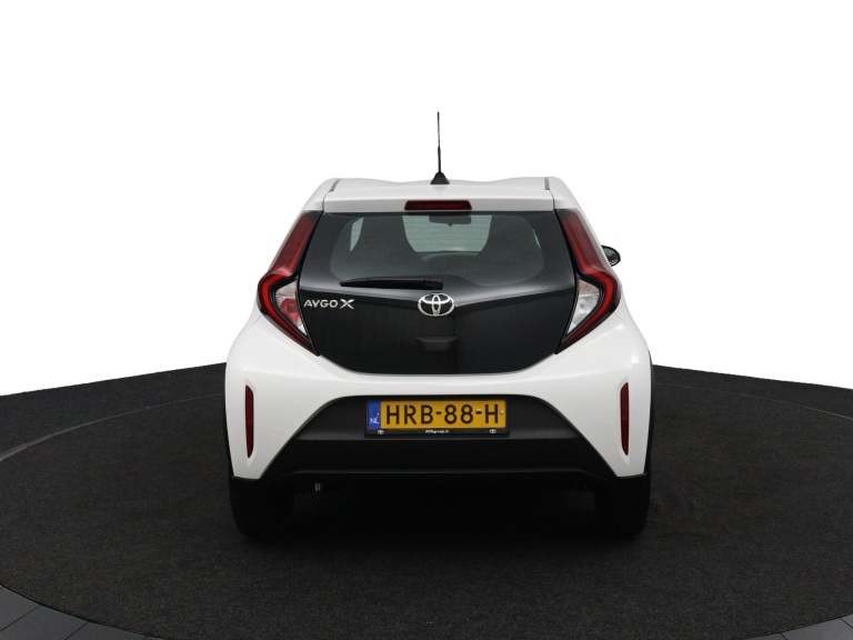 Toyota Aygo X - 1.0 VVT-i MT Play 8