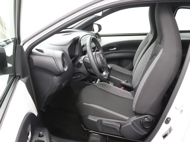 Toyota Aygo X - 1.0 VVT-i MT Play