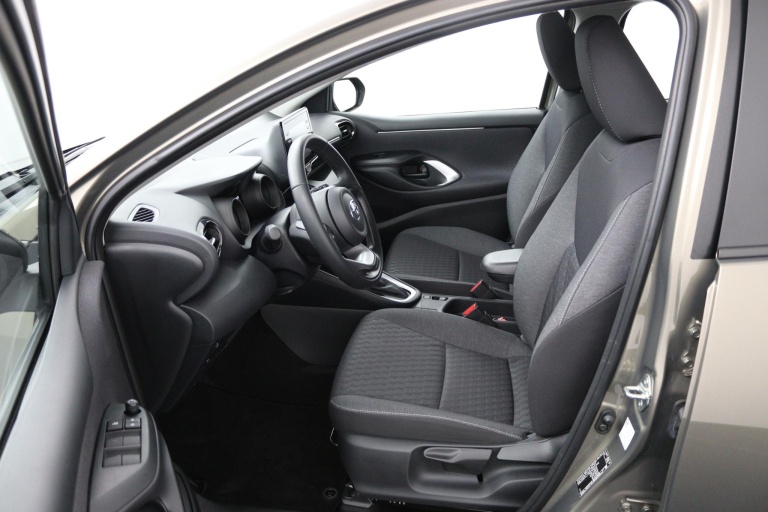 Toyota Yaris - 1.5 Hybrid Dynamic 16