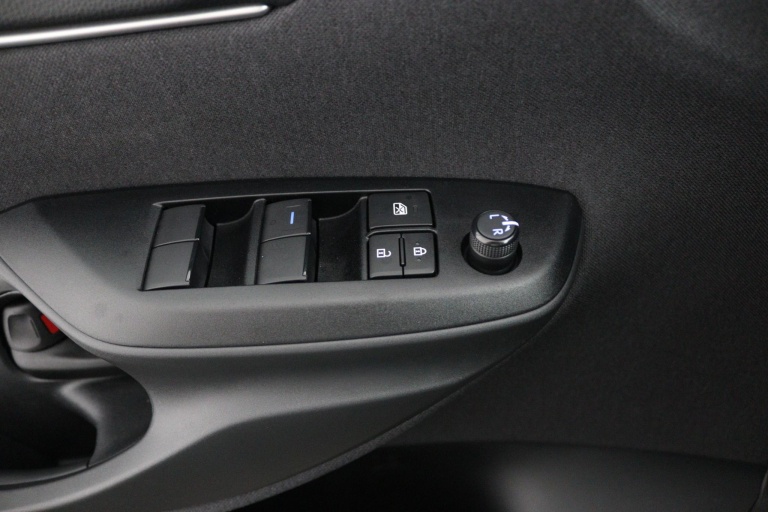 Toyota Yaris - 1.5 Hybrid Dynamic 26