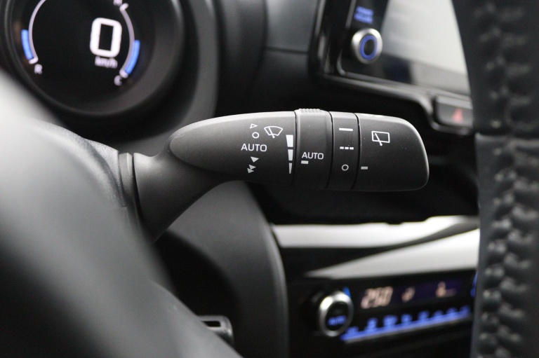 Toyota Yaris Cross - 1.5 Hybrid 30