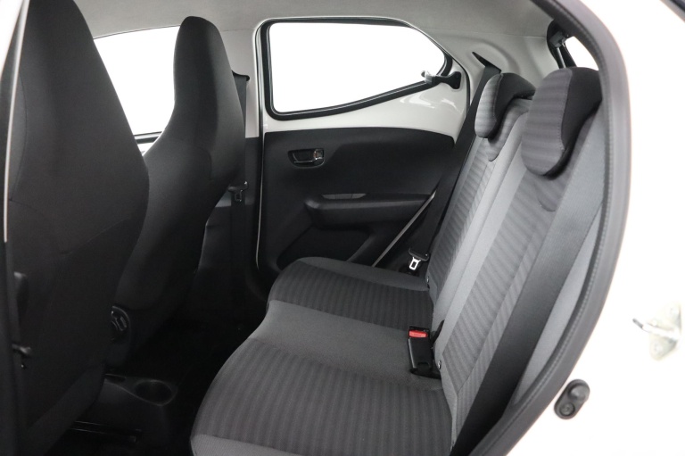 Toyota Aygo - 1.0 VVT-i x-play 18