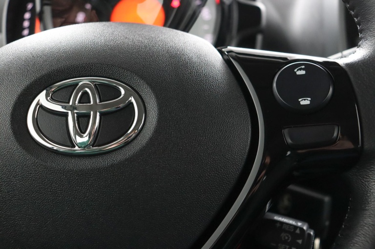 Toyota Aygo - 1.0 VVT-i x-play 21