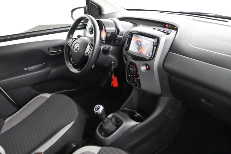 Toyota Aygo - 1.0 VVT-i x-play 49