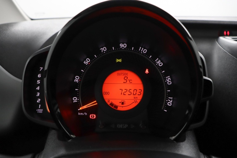 Toyota Aygo - 1.0 VVT-i x-play 6