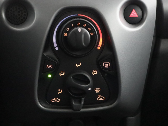 Toyota Aygo - 1.0 VVT-i x-play