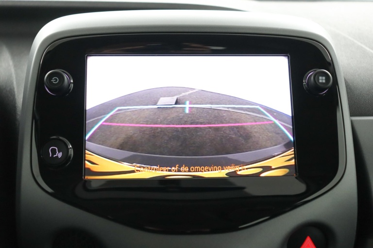 Toyota Aygo - 1.0 VVT-i x-play 9