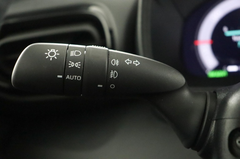 Toyota Yaris - 1.5 Hybrid 130 Executive 29